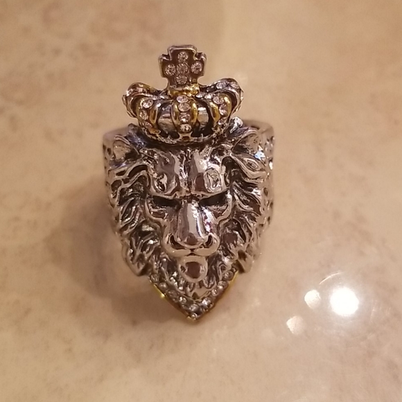 Queen Leo Ring nwot - Picture 2 of 4